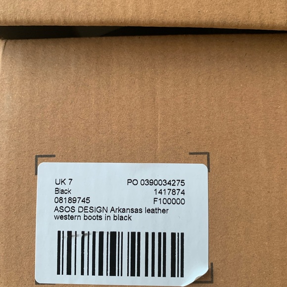 Woman’s leather black boots. - Picture 4 of 4